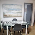 Merced10 1a Διαμέρισμα